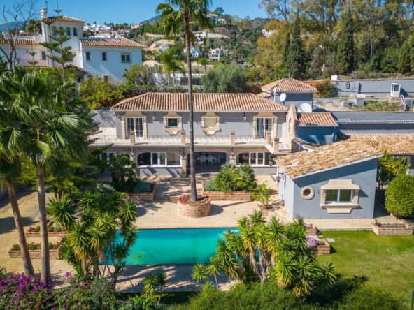 Villa méditerranéene de 5 chambres à Benahavís Villa 5 dormitorios en Benahavís 5 Bed independent villa in Benahavís Vilă mediteraneană cu 5 dormitoare în Benahavís