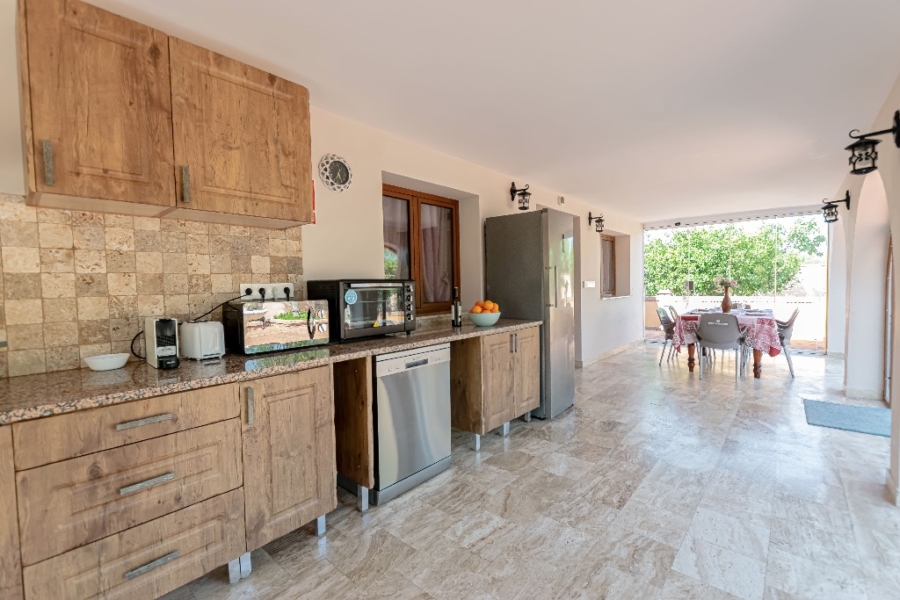 Comoda casa de 4 dormitorios Alhaurin de la Torre Comfortable 4 bedroom home Alhaurin de la Torre Casă confortabilă cu 4 dormitoare Alhaurin de la Torre Maison confortable de 4 chambres à Alhaurin de la Torre