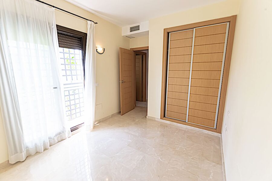 Agradable piso de 2 dormitorios en Estepona Amazing 2-bedroom apartment in Estepona Apartament inedit de 2 dormitoare în Estepona Sensationnel appartement de 2 chambres à Estepona