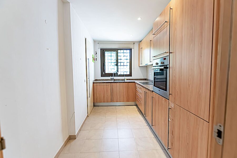 Agradable piso de 2 dormitorios en Estepona Amazing 2-bedroom apartment in Estepona Apartament inedit de 2 dormitoare în Estepona Sensationnel appartement de 2 chambres à Estepona