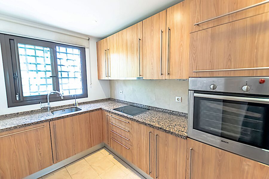 Agradable piso de 2 dormitorios en Estepona Amazing 2-bedroom apartment in Estepona Apartament inedit de 2 dormitoare în Estepona Sensationnel appartement de 2 chambres à Estepona