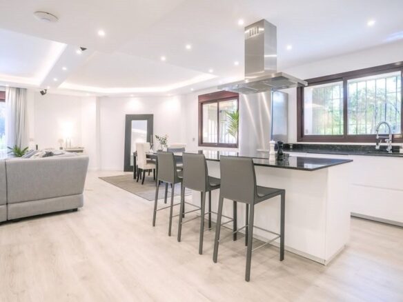 Vilă cu 4 dormitoare în Jardines de las Lomas