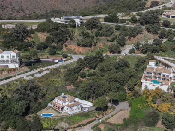 Teren excepțional de 2.296 m² în Monte Mayor