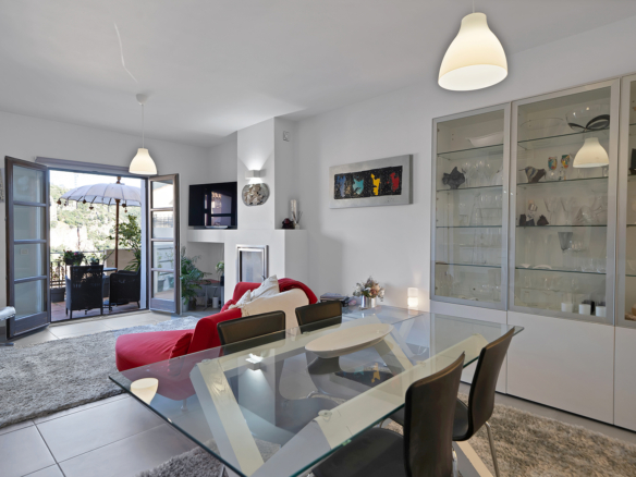 Townhouse cu 4 dormitoare în El Casar, Benahavis