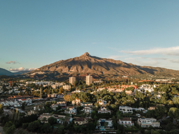 Nueva Andalucía: Inima Văii de Golf din Marbella